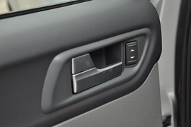 2011款福特福克斯两厢1.8L手动舒适型