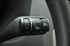 2011款福特福克斯两厢1.8L手动舒适型