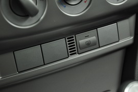 2011款福特福克斯两厢1.8L手动舒适型