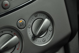 2011款福特福克斯两厢1.8L手动舒适型