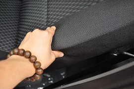 2011款福特福克斯两厢1.8L手动舒适型