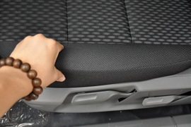 2011款福特福克斯两厢1.8L手动舒适型