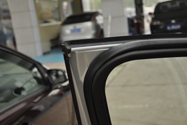 2011款福特福克斯两厢1.8L手动舒适型
