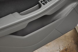 2011款福特福克斯两厢1.8L手动舒适型