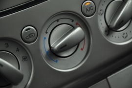 2011款福特福克斯两厢1.8L手动舒适型