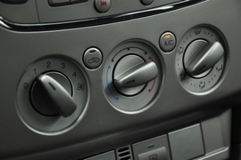 2011款福特福克斯两厢1.8L手动舒适型
