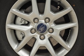 2011款福特福克斯两厢1.8L手动舒适型