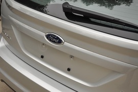 2011款福特福克斯两厢1.8L手动舒适型