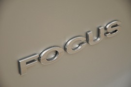 2011款福特福克斯两厢1.8L手动舒适型