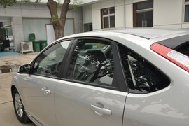 2011款福特福克斯两厢1.8L手动舒适型