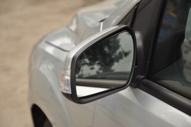 2011款福特福克斯两厢1.8L手动舒适型