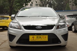 2011款福特福克斯两厢1.8L手动舒适型