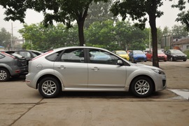 2011款福特福克斯两厢1.8L手动舒适型