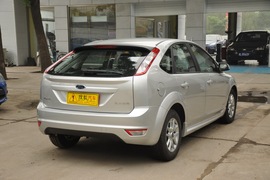 2011款福特福克斯两厢1.8L手动舒适型