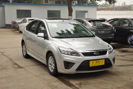 2011款福特福克斯两厢1.8L手动舒适型