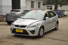 2011款福特福克斯两厢1.8L手动舒适型