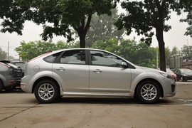 2011款福特福克斯两厢1.8L手动舒适型
