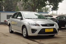 2011款福特福克斯两厢1.8L手动舒适型