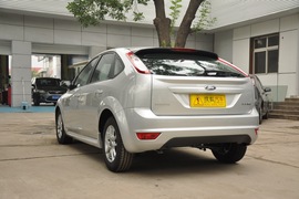 2011款福特福克斯两厢1.8L手动舒适型