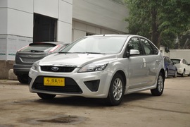 2011款福特福克斯两厢1.8L手动舒适型
