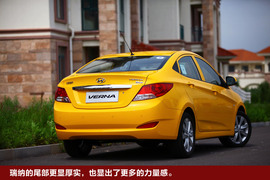 2010款北京现代瑞纳试驾