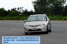 2010款北京现代瑞纳试驾