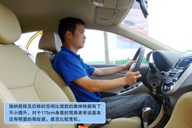 2010款北京现代瑞纳试驾