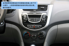 2010款北京现代瑞纳试驾