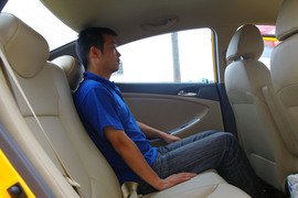 2010款北京现代瑞纳试驾