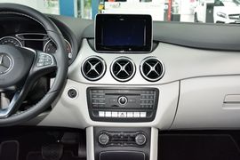 2015款奔驰B200时尚型