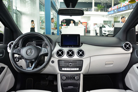 2015款奔驰B200时尚型