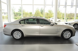 2009款宝马750Li