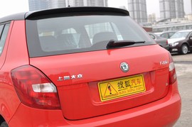 2011款斯柯达晶锐酷黑版实拍