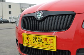 2011款斯柯达晶锐酷黑版实拍