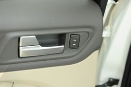 2011款福特福克斯三厢1.8