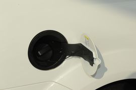 2011款福特福克斯三厢1.8