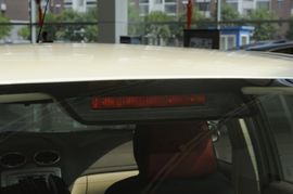 2011款福特福克斯三厢1.8