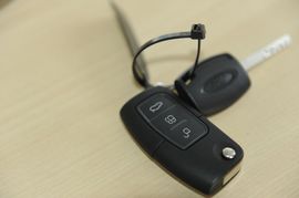 2011款福特福克斯三厢1.8