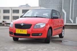 2011款斯柯达晶锐酷黑版实拍