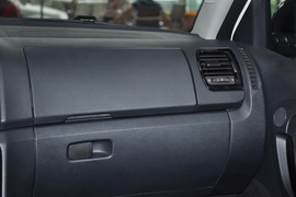 2011款斯柯达晶锐1.6L手动酷黑版
