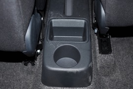 2011款斯柯达晶锐1.6L手动酷黑版