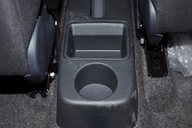 2011款斯柯达晶锐1.6L手动酷黑版
