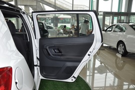 2011款斯柯达晶锐1.6L手动酷黑版