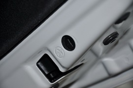 2011款斯柯达晶锐1.6L手动酷黑版