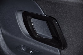 2011款斯柯达晶锐1.6L手动酷黑版