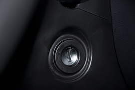 2011款斯柯达晶锐1.6L手动酷黑版