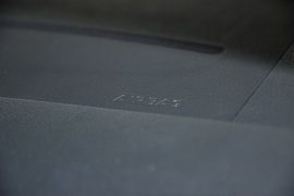2011款斯柯达晶锐1.6L手动酷黑版