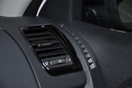 2011款斯柯达晶锐1.6L手动酷黑版