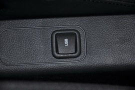 2011款斯柯达晶锐1.6L手动酷黑版