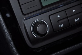 2011款斯柯达晶锐1.6L手动酷黑版